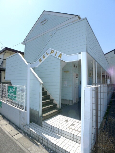 物件外観写真2　(エントランス部分)