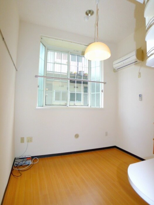 物件内観写真4　(居室)