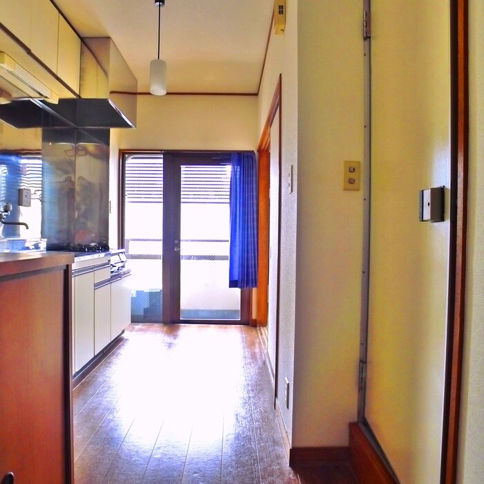 物件内観写真7　(玄関)