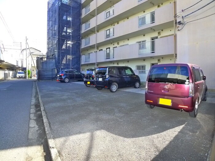 物件外観写真5　(駐車場)