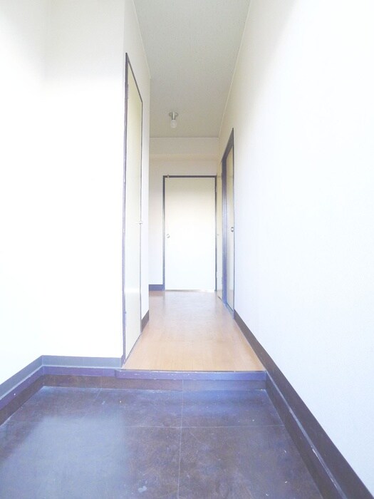 物件内観写真17　(玄関)
