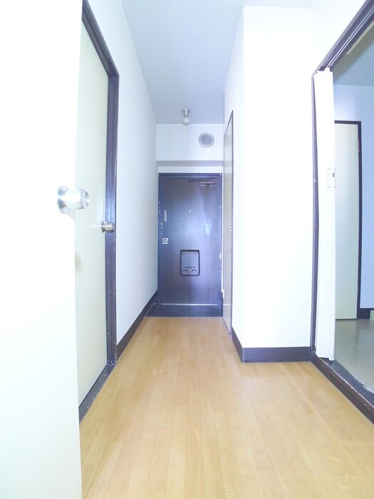 物件内観写真19　(廊下)