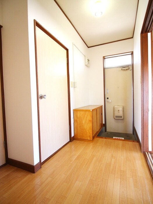 物件内観写真15　(玄関)