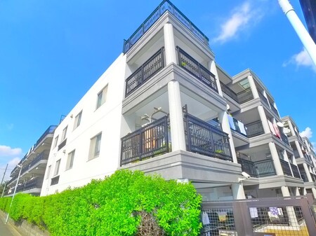 ﾀﾞｲｱﾊﾟﾚｽﾎﾜｲﾄﾃﾗｽ(111)外観写真