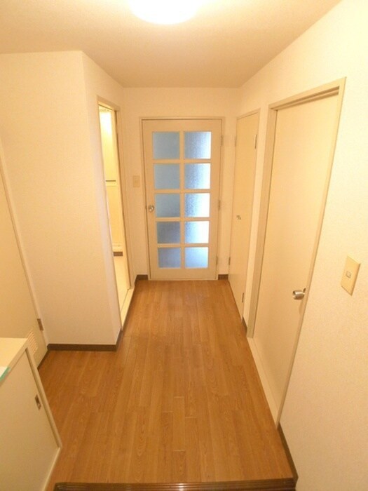 物件内観写真6　(玄関)