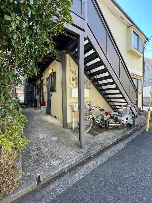 物件外観写真3　(エントランス部分)