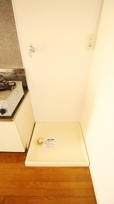 物件内観写真10　(洗濯機置場)