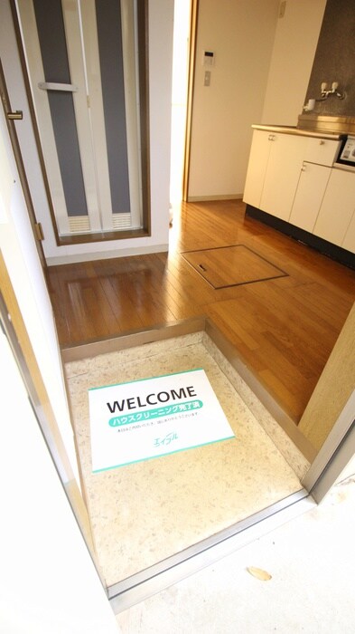 物件内観写真16　(玄関)