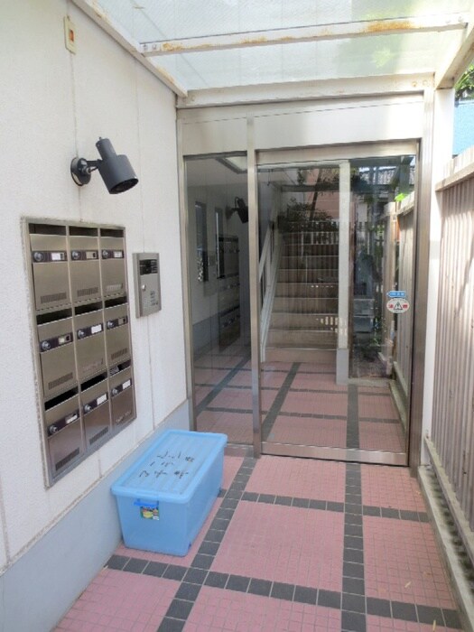 物件外観写真3　(エントランス部分)