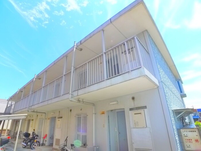 物件外観写真6　(エントランス部分)