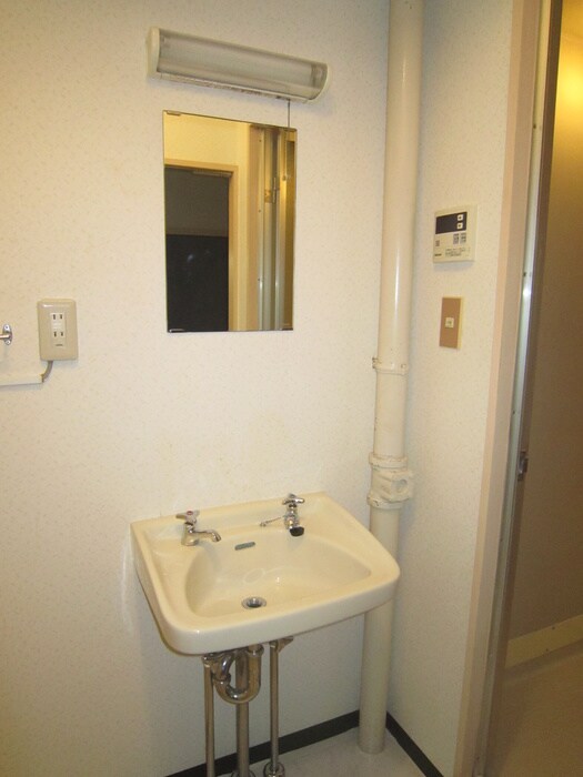 物件内観写真13　(洗面)