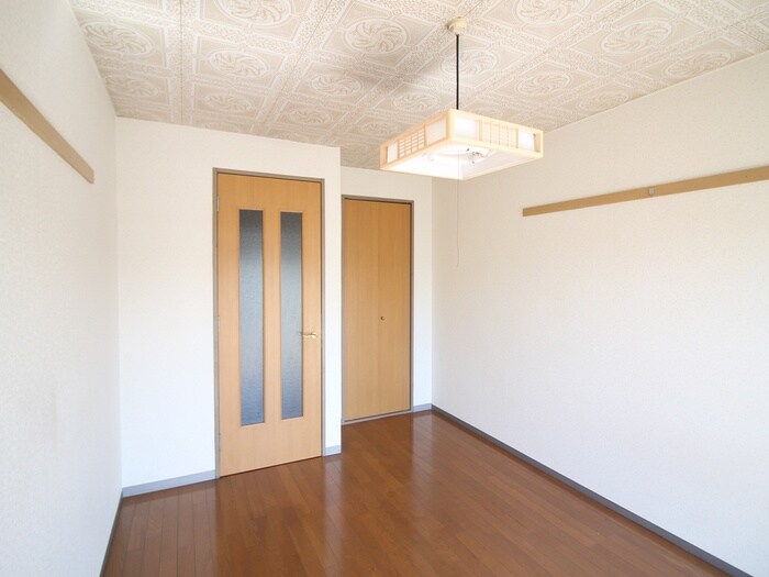 物件内観写真4　(居室)