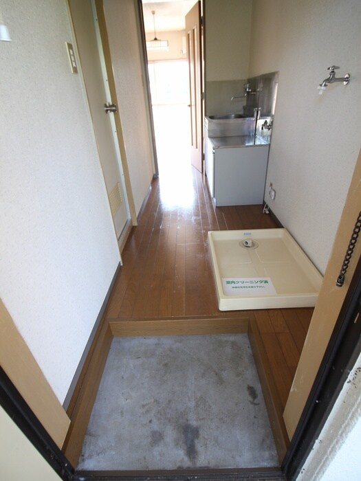 物件内観写真11　(玄関)