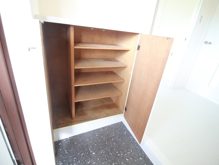 物件内観写真18　(玄関)