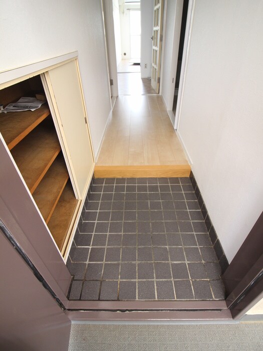 物件内観写真18　(玄関)