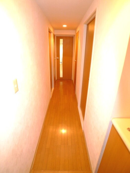 物件内観写真10　(廊下)