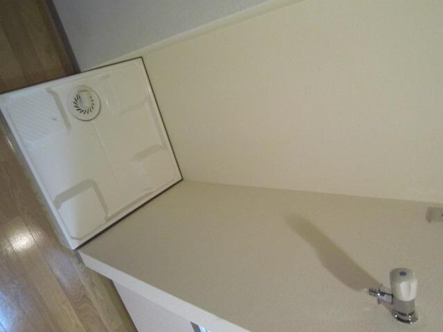 物件内観写真11　(洗濯機置場)