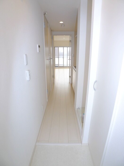 物件内観写真15　(玄関)