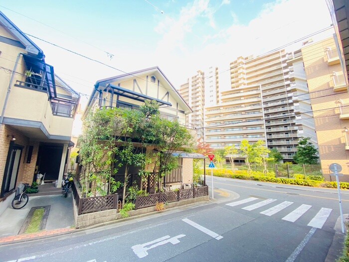 物件内観写真15　(室内からの展望)