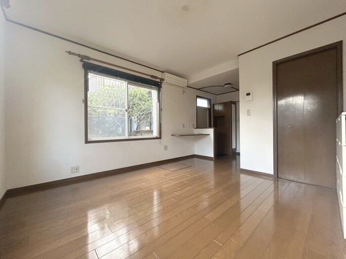 物件内観写真4　(居室)