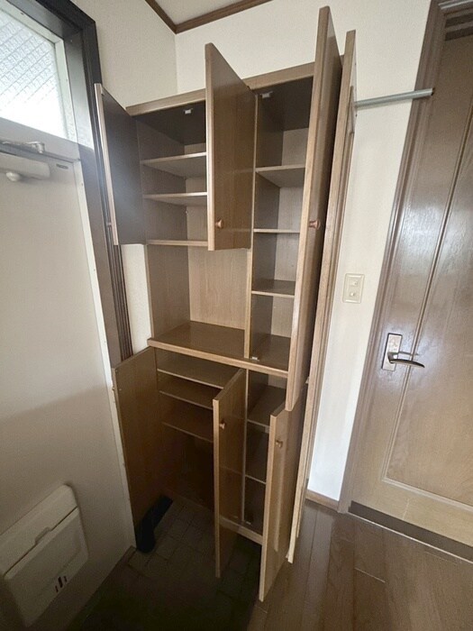 物件内観写真8　(靴箱)