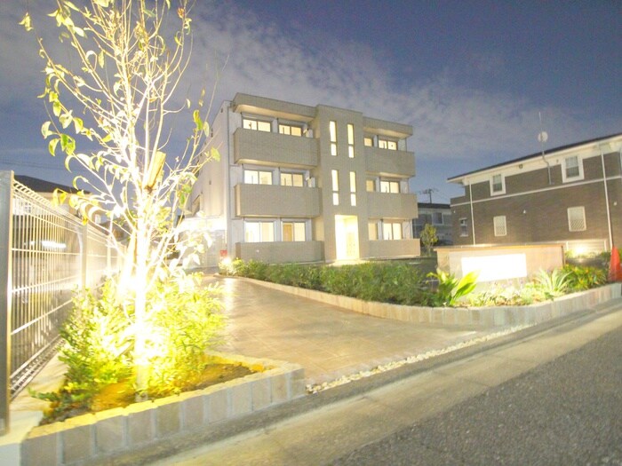 物件外観写真1　(外観写真)