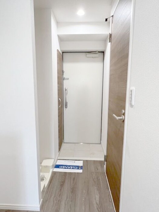 物件内観写真18　(玄関)