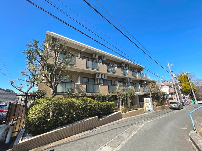 物件外観写真5　(エントランス部分)