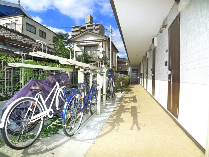 物件外観写真4　(駐輪場)