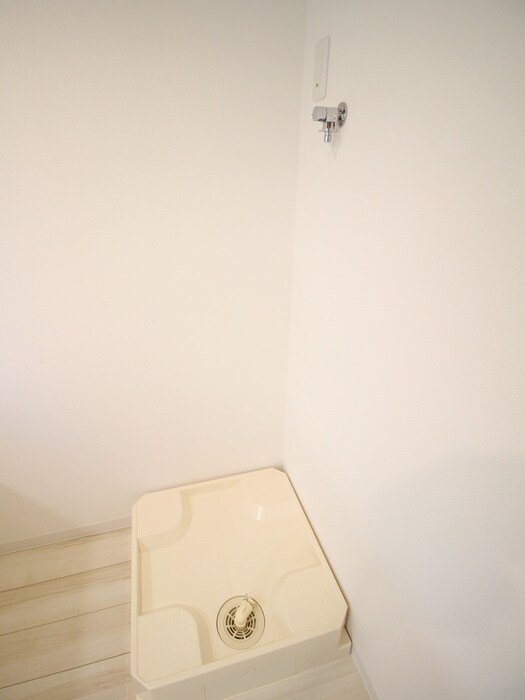 物件内観写真15　(洗濯機置場)