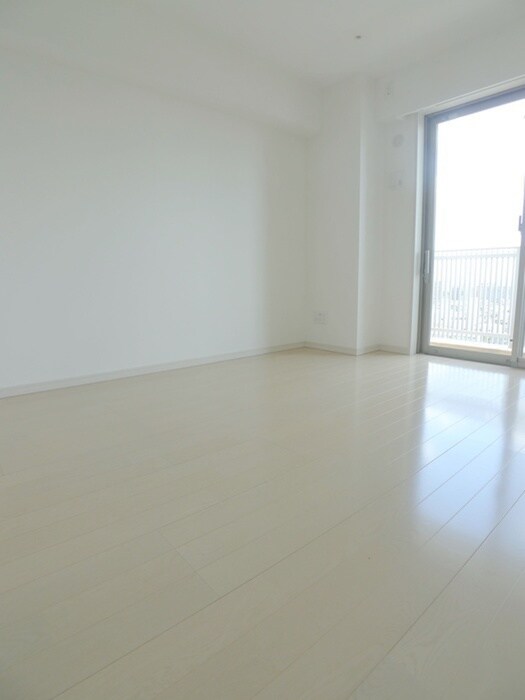 物件内観写真11　(室内からの展望)