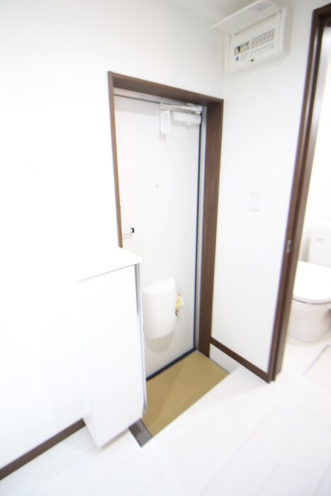 物件内観写真7　(玄関)