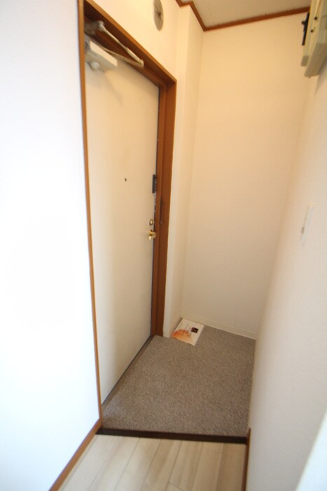 物件内観写真7　(玄関)