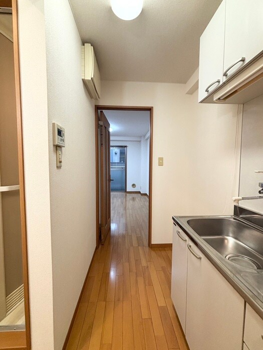 物件内観写真20　(廊下)