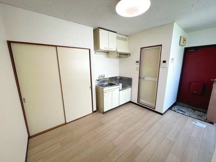 物件内観写真8　(居室)