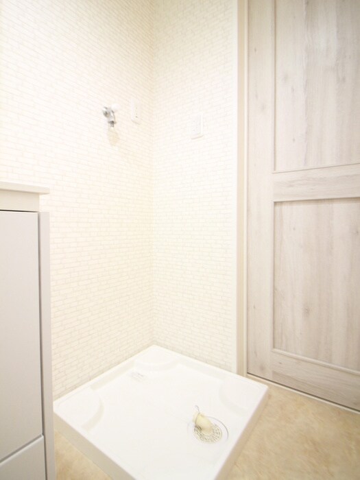 物件内観写真15　(洗濯機置場)