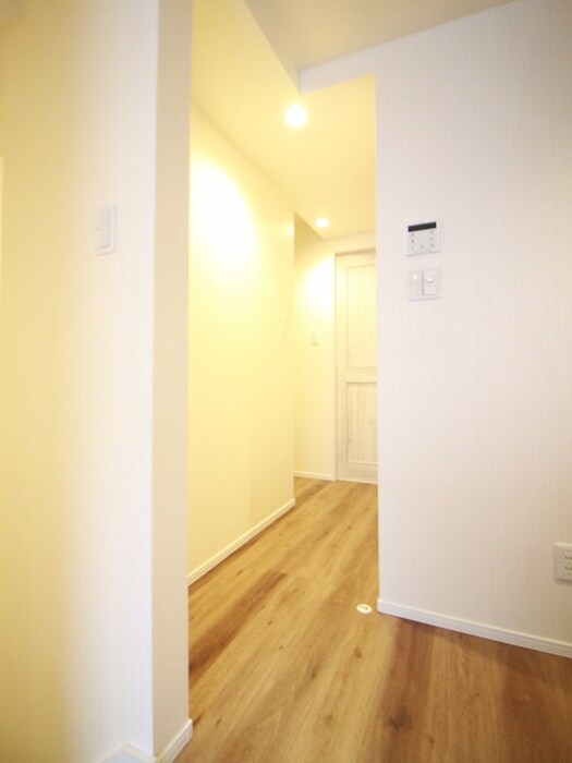 物件内観写真16　(廊下)