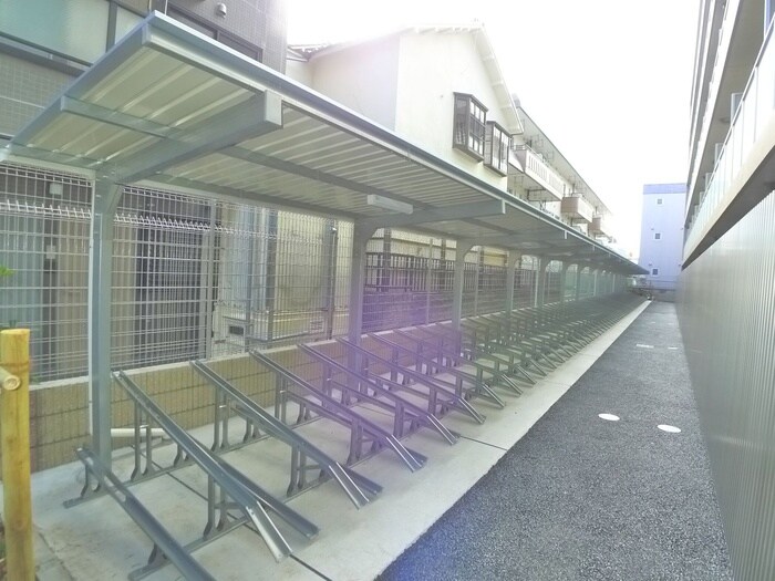 物件外観写真3　(駐輪場)
