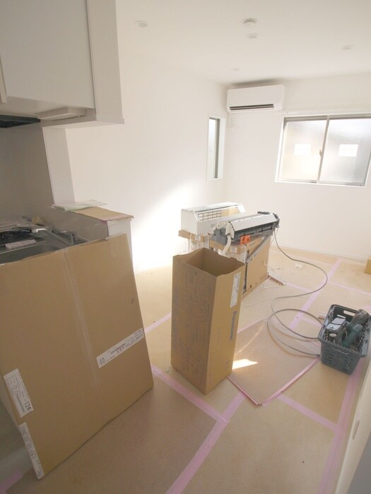 物件内観写真8　(室内からの展望)