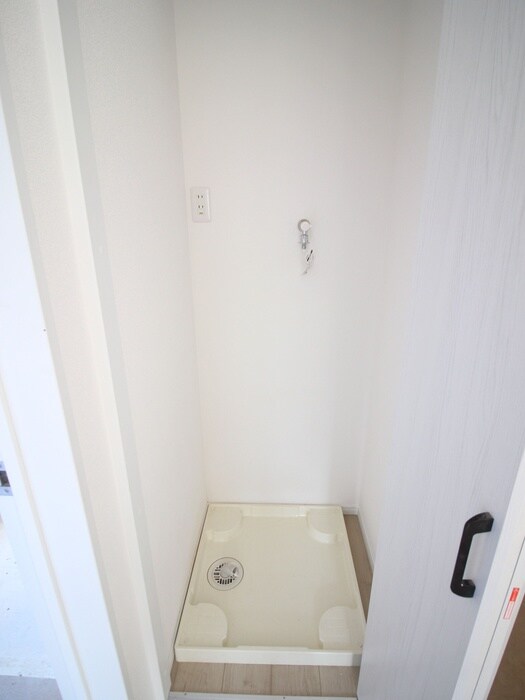 物件内観写真18　(洗濯機置場)