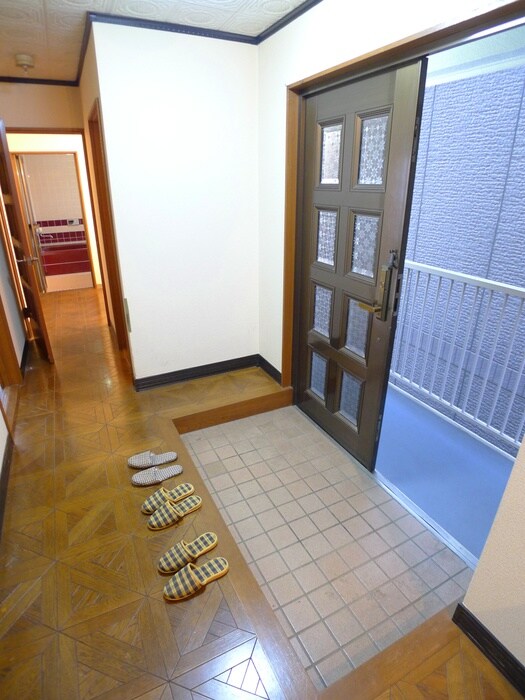 物件内観写真10　(玄関)