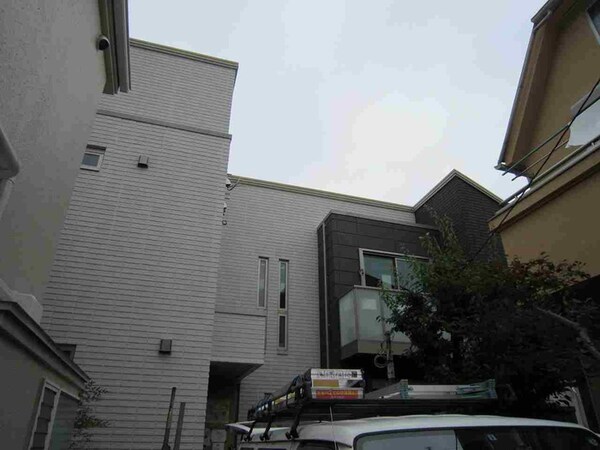 建築中