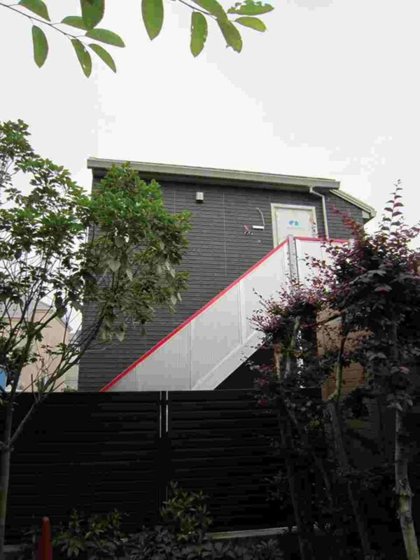 建築中