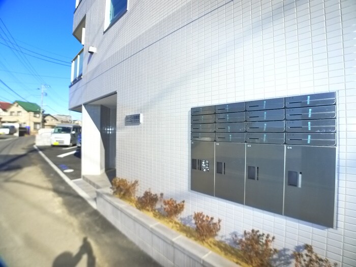 物件外観写真4　(エントランス部分)