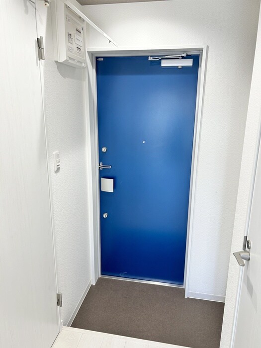 物件内観写真16　(玄関)