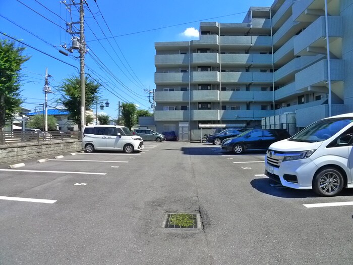 物件外観写真2　(駐車場)