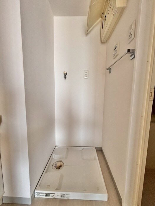 物件内観写真12　(洗濯機置場)