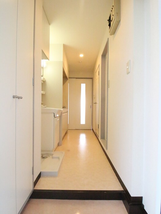 物件内観写真4　(廊下)