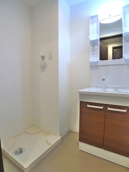 物件内観写真12　(洗濯機置場)