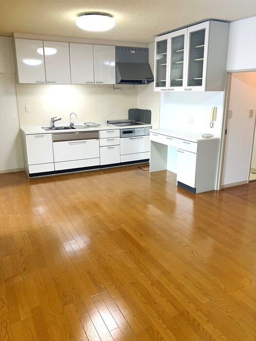 物件内観写真6　(室内からの展望)